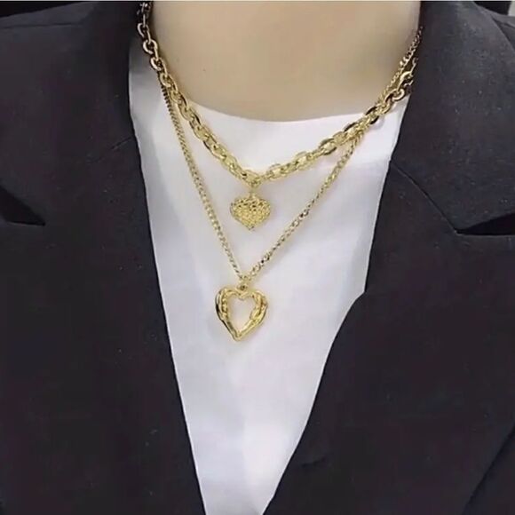 2 Heart Necklaces in Gold-Plated Stainless Steel - Picture 7 of 8